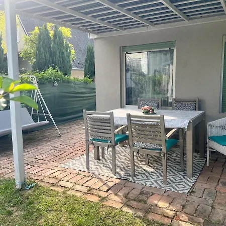 Dom wakacyjny Bella Nyaralo Siofok-szabadifuerdon Privat Jakuzzi Siófok
