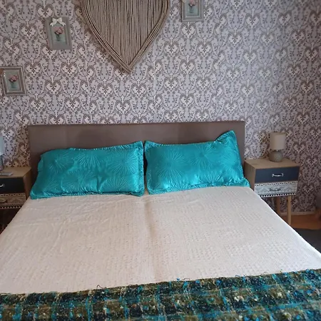 Dom wakacyjny Bella Nyaralo Siofok-szabadifuerdon Privat Jakuzzi