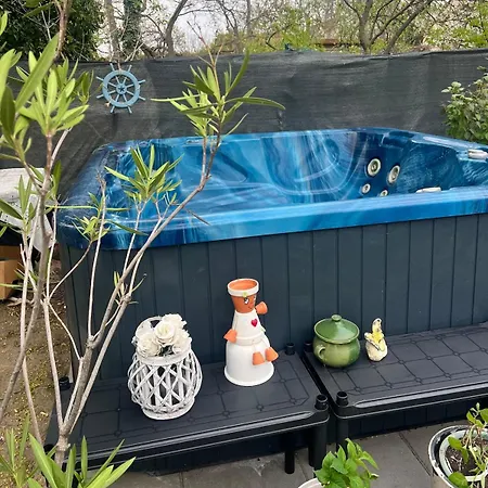 Bella Nyaralo Siofok-szabadifuerdon Privat Jakuzzi Dom wakacyjny Siófok